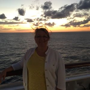 Meet your Posher, Angie